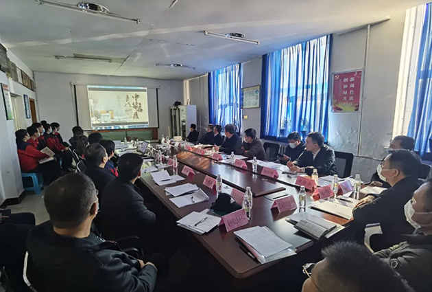 孙东深入九游官网·（中国大陆） 手机游戏第一门户制药有限责任公司主持召开现场